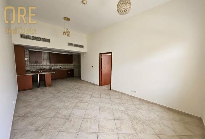 Balcony | Spacious | Well Maintained