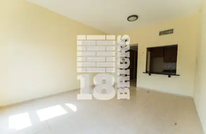 شقة - 1 حمام للايجار في المبنى 206 - طراز مغولي - ديسكفري جاردنز - دبي