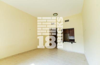 Apartment - Studio - 1 Bathroom for rent in Building 206 - Mogul Cluster - Discovery Gardens - Dubai