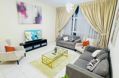 Apartment - 1 Bedroom - 2 Bathrooms for rent in Palm Tower 1 - Palm Towers - Al Majaz - Sharjah