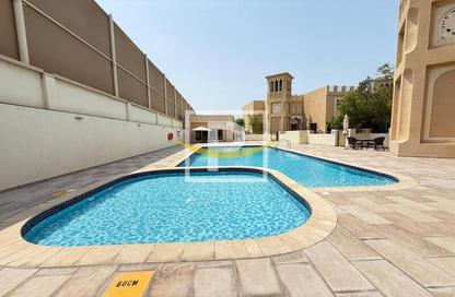 Villa - 3 - 4 for rent in Jumeirah 1 - Jumeirah - Dubai