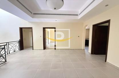 Villa - 3 - 4 for rent in Jumeirah 1 - Jumeirah - Dubai