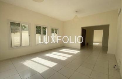 Villa - 3 Bedrooms - 3 Bathrooms for rent in Springs 12 - The Springs - Dubai