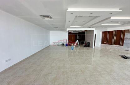 Office Space - Studio - 4 Bathrooms for rent in Damac Executive Heights - Barsha Heights (Tecom) - Dubai Office Space - Studio - 4 Bathrooms for rent in Damac Executive Heights - Barsha Heights (Tecom) - Dubai