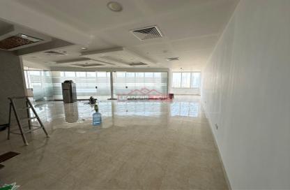 Office Space - Studio - 4 Bathrooms for rent in Damac Executive Heights - Barsha Heights (Tecom) - Dubai Office Space - Studio - 4 Bathrooms for rent in Damac Executive Heights - Barsha Heights (Tecom) - Dubai
