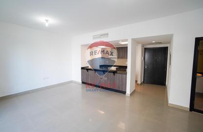 Apartment - 2 Bedrooms - 3 Bathrooms for rent in Tower 1 - Al Reef Downtown - Al Reef - Abu Dhabi