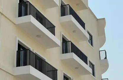 Apartment - 2 Bedrooms - 3 Bathrooms for sale in Kentia - Ajman Uptown Villas - Ajman Uptown - Ajman