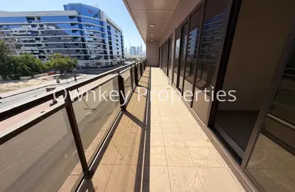 شقة - 3 غرف نوم - 3 حمامات للايجار في 9 غولدن ساندز - منخول - بر دبي - دبي