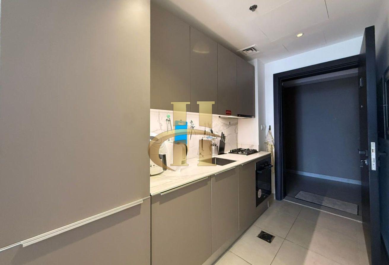 5000 Monthly | 12 Cheques | Fully Furnished Studio photo 9