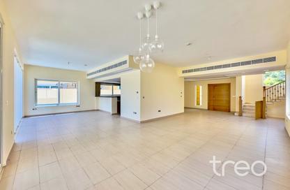 Villa - 4 - 4 for sale in Legacy Nova Villas - District 9 - Jumeirah Park - Dubai
