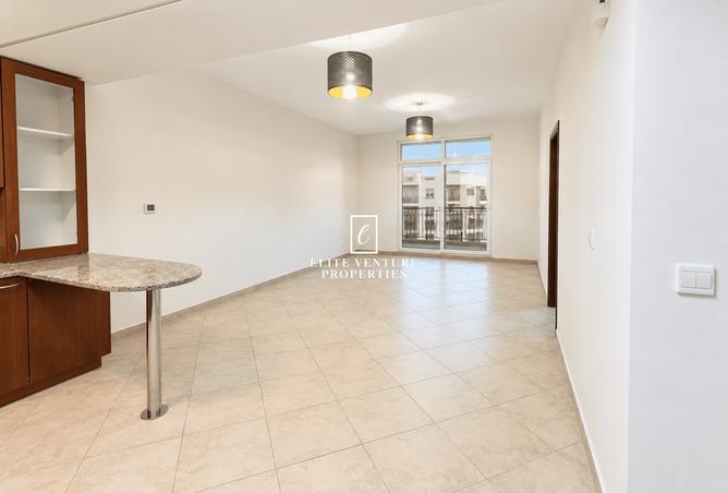 MODERN | PRIME LOCATION | SPACIOUS LAY-OUT photo 3