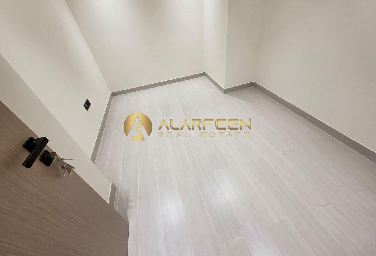 Modern 1BHK | Dusk by Binghatti |Balcony City View photo 6