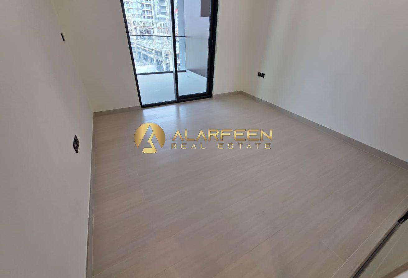 Modern 1BHK | Dusk by Binghatti |Balcony City View photo 5