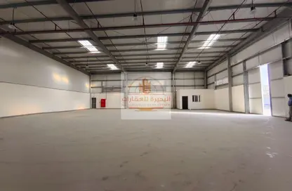 Warehouse - Studio - 4 Bathrooms for rent in Al Jlail - Al Sajaa - Sharjah