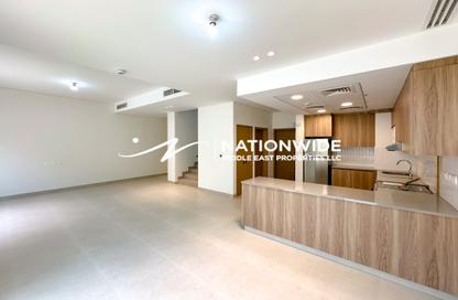 Townhouse - 3 - 4 for rent in Bloom Living - Zayed City (Khalifa City C) - Khalifa City - Abu Dhabi