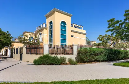 Villa - 4 Bedrooms - 3 Bathrooms for rent in District 9 - Jumeirah Park - Dubai