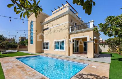 Villa - 4 Bedrooms - 3 Bathrooms for rent in District 9 - Jumeirah Park - Dubai