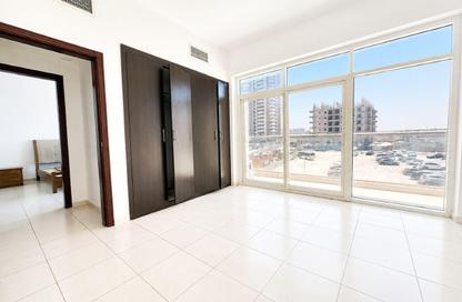 شقة - 2 غرف نوم - 3 حمامات للايجار في رويال ريزيدنس 2 - رويال ريزدنس - مدينة دبي الرياضية - دبي