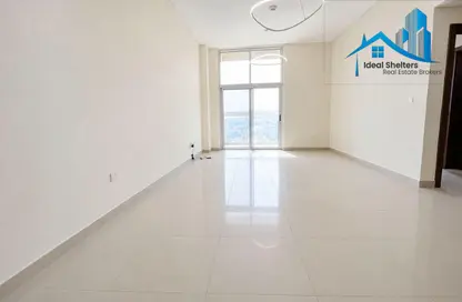 شقة - 2 غرف نوم - 3 حمامات للايجار في عزيزي ستار - الفرجان - دبي