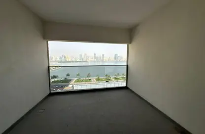 Apartment - 4 Bedrooms - 6 Bathrooms for rent in Ameer Bu Khamseen Tower - Al Majaz 3 - Al Majaz - Sharjah