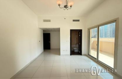 شقة - 2 - 3 للايجار في مساكن النخبة رقم 2 - مساكن النخبة الرياضية - مدينة دبي الرياضية - دبي
