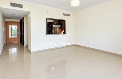 Apartment - Studio - 1 for rent in The Links Canal Apartments - The Links - The Views - Dubai