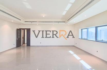 Apartment - 3 Bedrooms - 4 Bathrooms for rent in Silver Wave Tower - Al Mina - Abu Dhabi