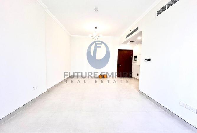 128384174 - Property Image 3