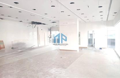 Retail - Studio - 1 for rent in Al Barsha 1 - Al Barsha - Dubai