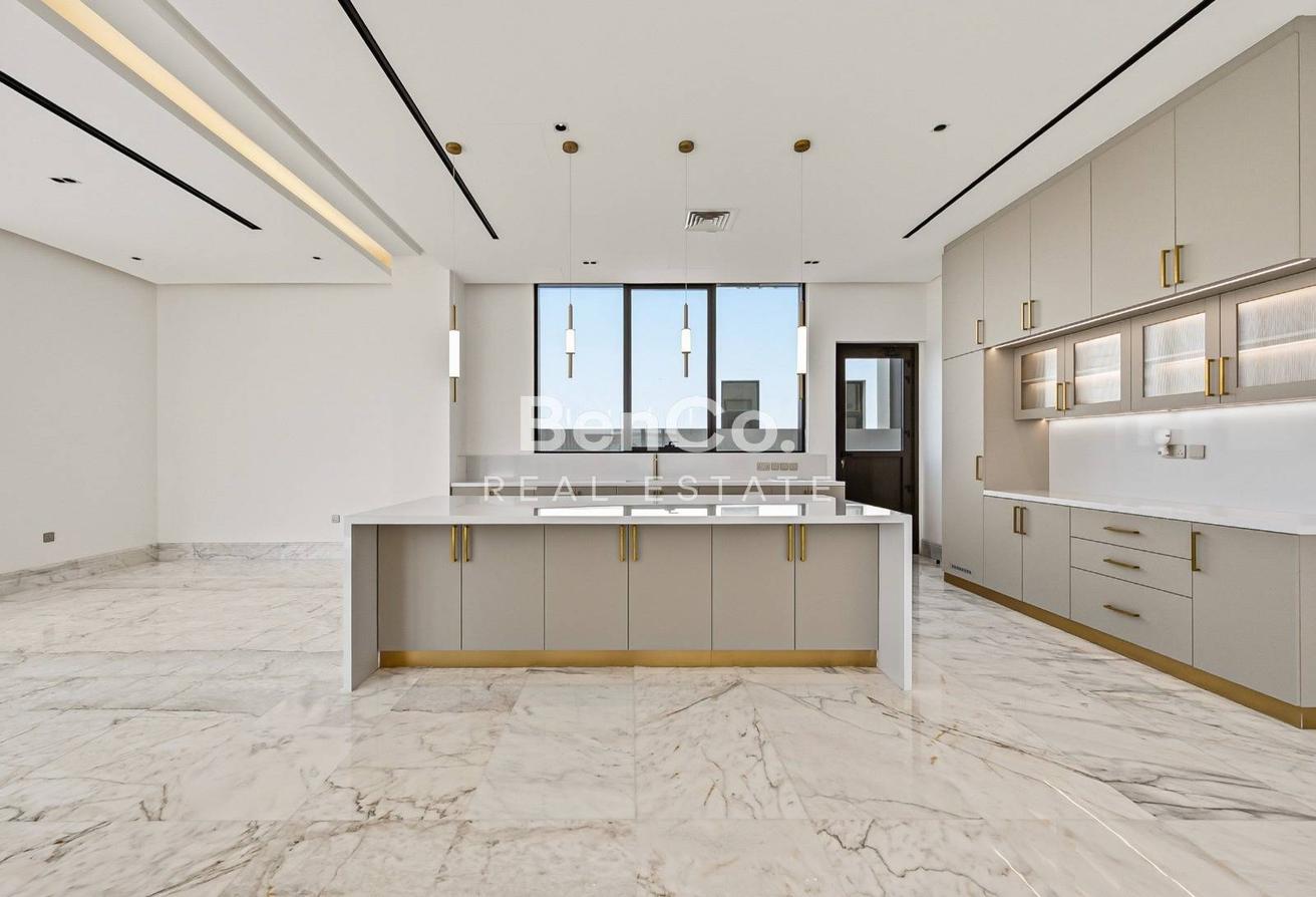 6 Bedroom Masterpiece | Brand New | Vacant photo 12