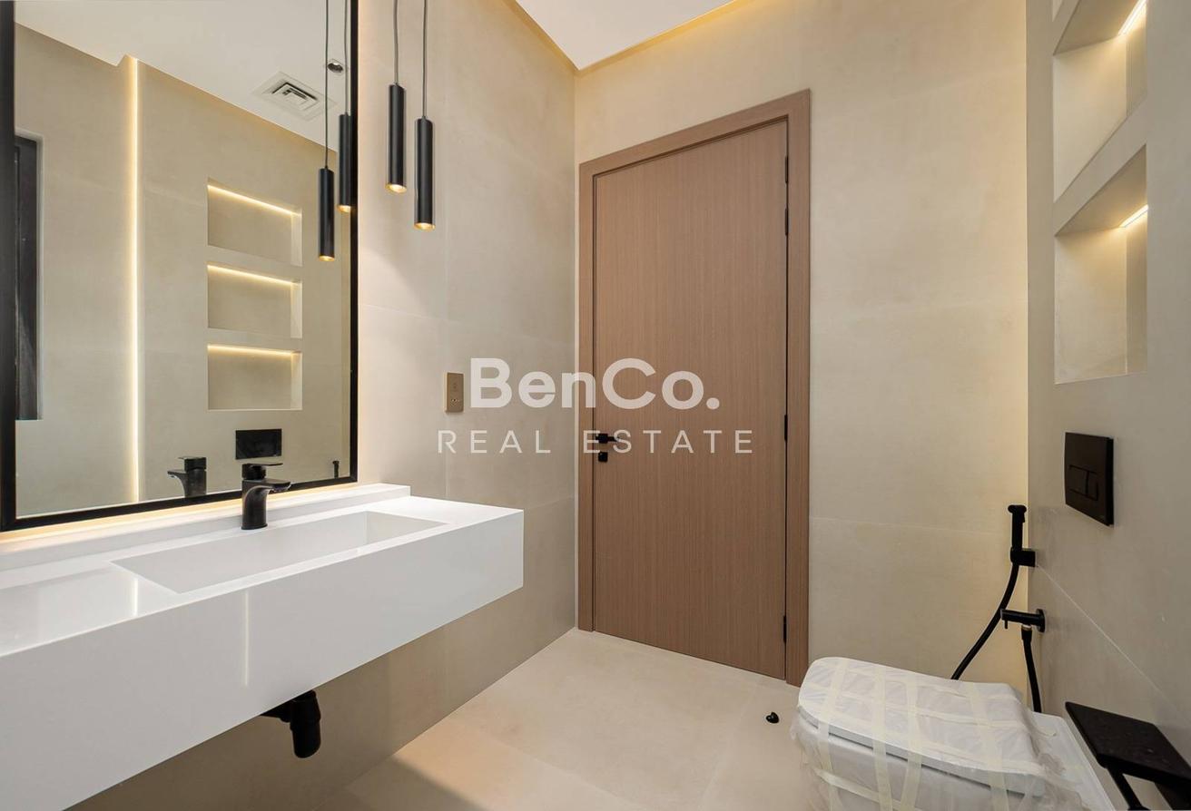 6 Bedroom Masterpiece | Brand New | Vacant photo 27