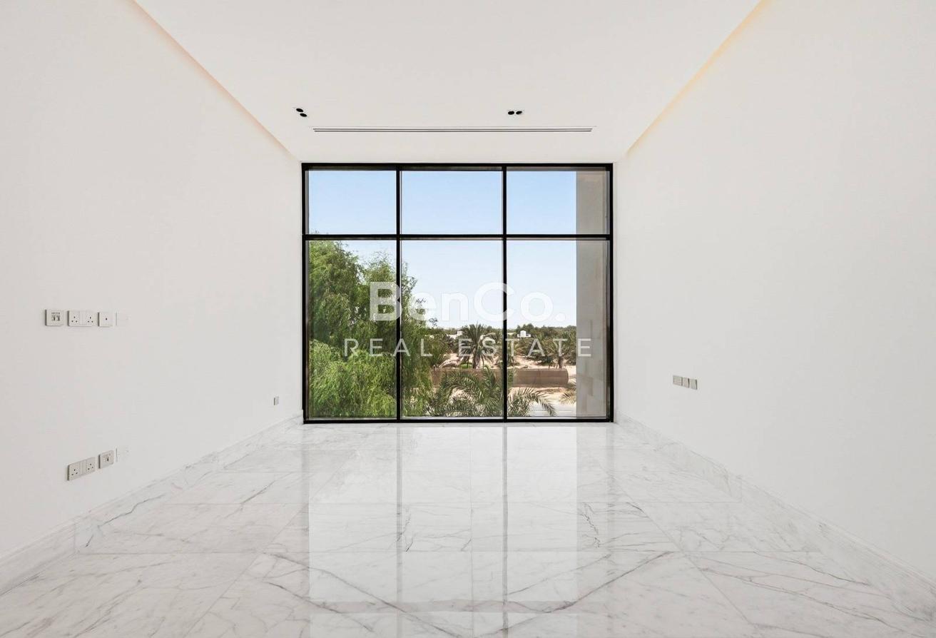 6 Bedroom Masterpiece | Brand New | Vacant photo 8