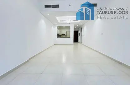 شقة - غرفة نوم - 2 حمامات للايجار في مبنى عرض المطار - منطقة القرهود - دبي