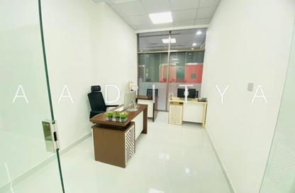 Office Space - Studio - 1 Bathroom for rent in Red Avenue - Al Garhoud - Dubai