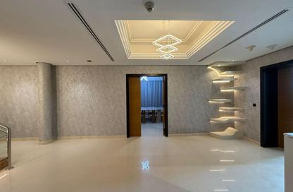 Apartment - 6 Bedrooms - 7 Bathrooms for rent in Blue Tower - Al Majaz 3 - Al Majaz - Sharjah