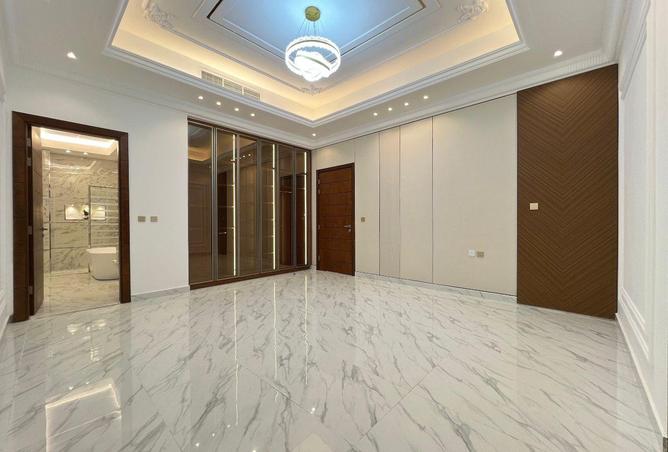 102820790 - Property Image 2