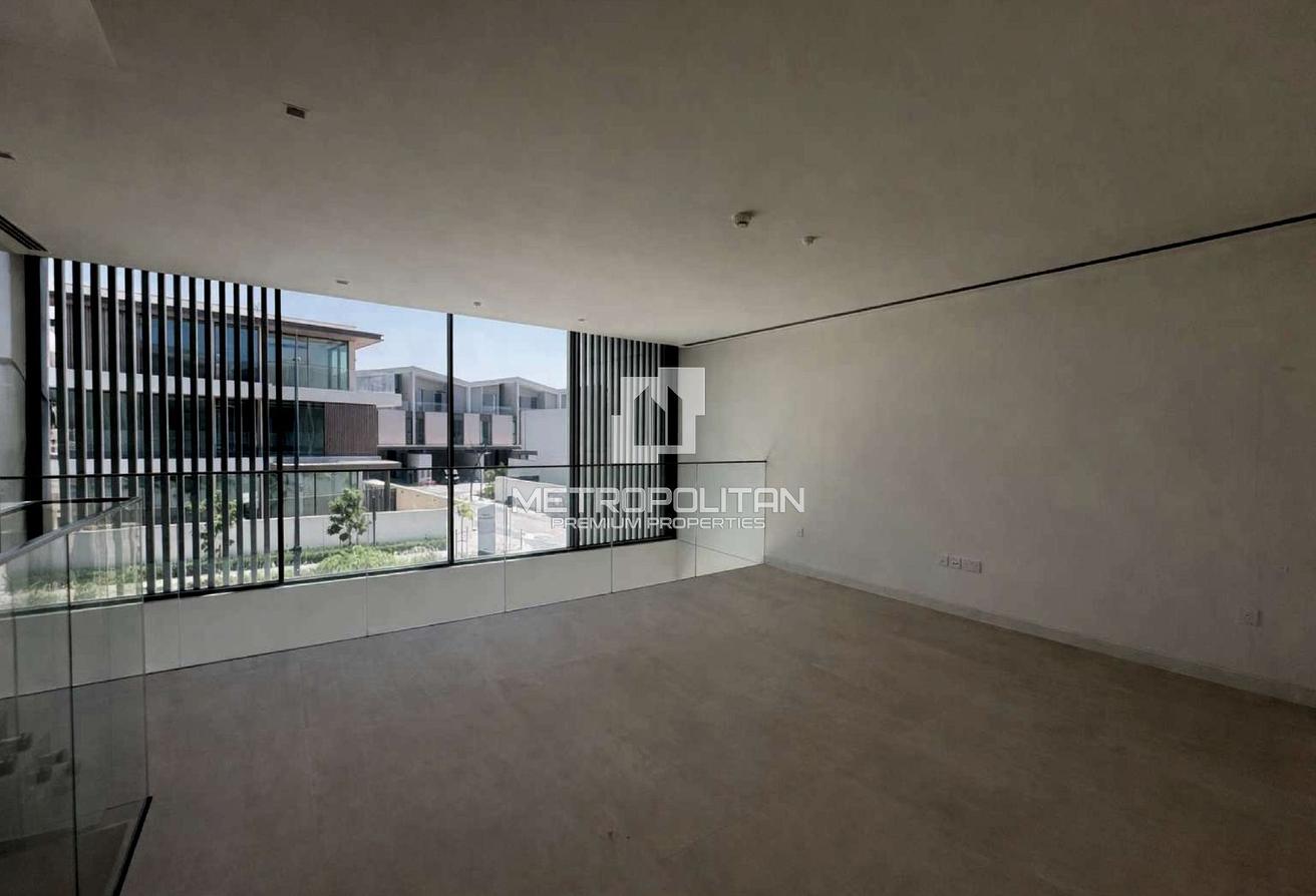 Great Location|Close to Mall |Open View|Middle G+2 photo 14