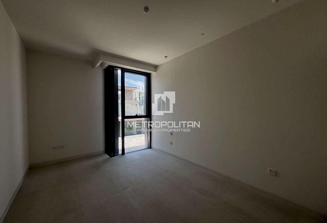 Great Location|Close to Mall |Open View|Middle G+2 photo 10