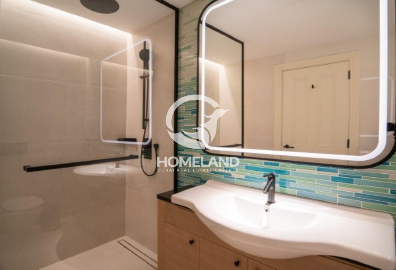 Lake & Skyline Views | Furnished | Vacant |Balcony photo 16