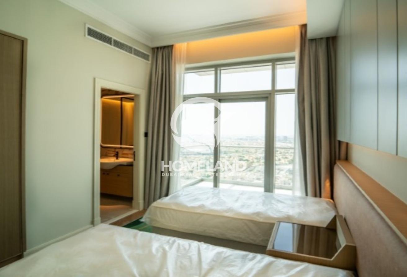 Lake & Skyline Views | Furnished | Vacant |Balcony photo 14