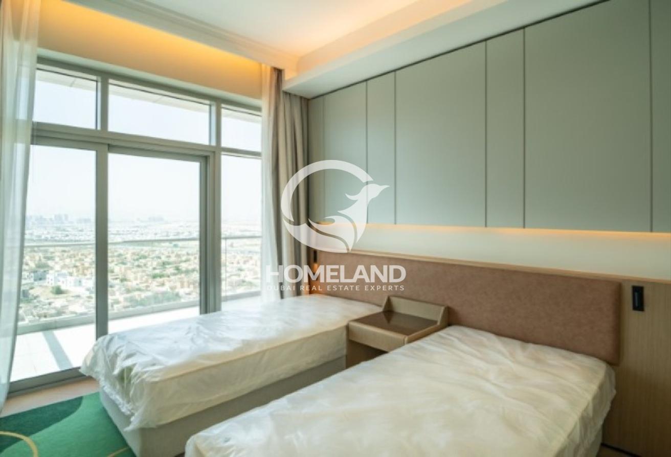 Lake & Skyline Views | Furnished | Vacant |Balcony photo 13