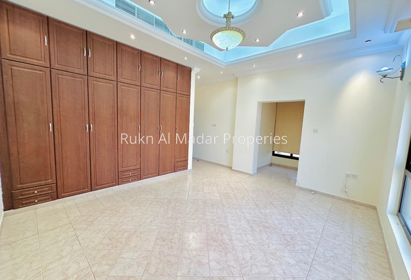 5 BR Compound Villa in Al Safa with Water View photo 5
