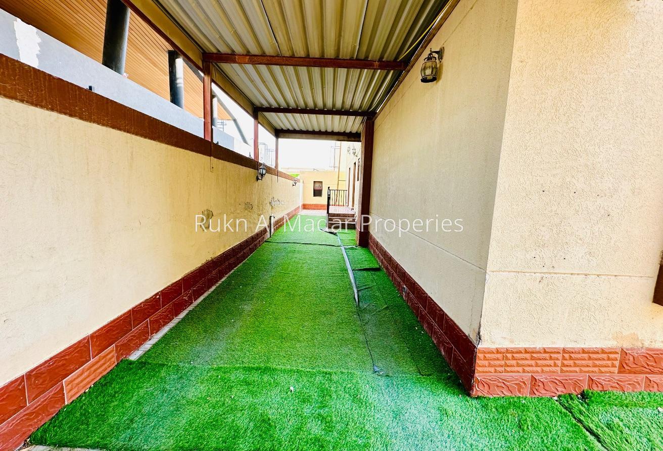5 BR Compound Villa in Al Safa with Water View photo 4