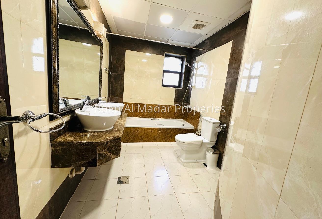 5 BR Compound Villa in Al Safa with Water View photo 7