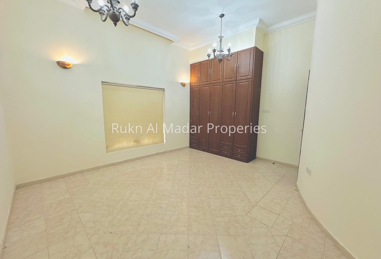 5 BR Compound Villa in Al Safa with Water View photo 8