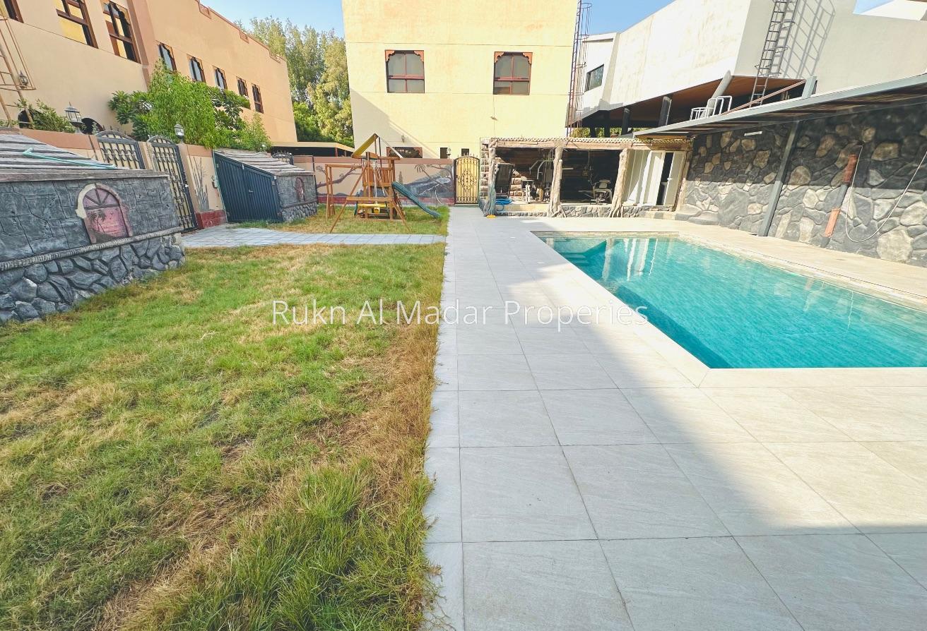 5 BR Compound Villa in Al Safa with Water View photo 10