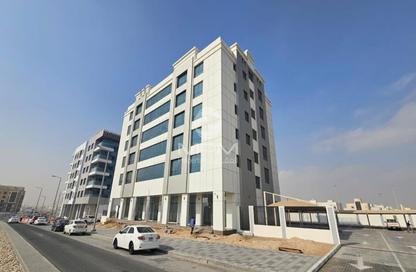 شقة - غرفة نوم - 2 حمامات للايجار في مدينة الرياض - أبوظبي