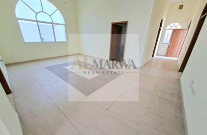 Villa - 3 - 4 for rent in Al Khezamia - Halwan - Sharjah