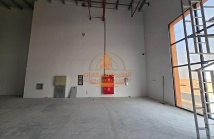 Warehouse - Studio - 1 Bathroom for rent in Umm Al Thuoob - Umm Al Quwain