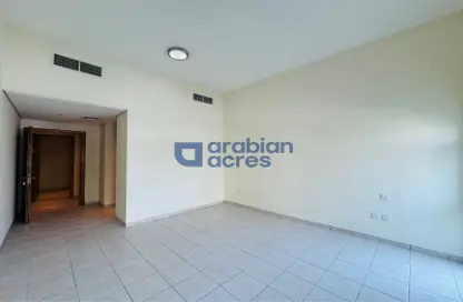شقة - 2 غرف نوم - 3 حمامات للبيع في مبنى 113 - طراز حديث - ديسكفري جاردنز - دبي